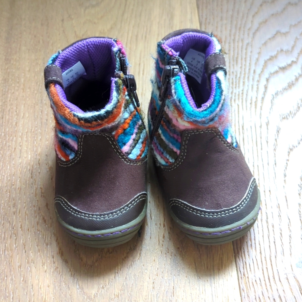 Toddler boots size 4, surprise by stride rite